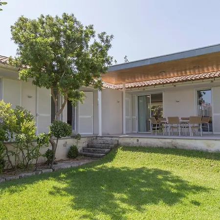 Francesc Wifi, Bbq, Garden, 200m From The For 8 Chalet Port de Alcudia (Mallorca)