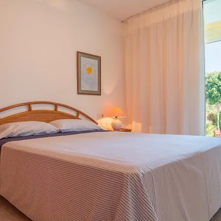 Francesc Wifi, Bbq, Garden, 200m From The For 8 Chalet